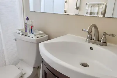 Image de Cozy townhome located 5 miles from Washington Dc, close to historical Old \nTowne