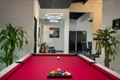 Image de The Grand Palace, 11 Bedroom Mansion, Jacuzzi/Pool, 5 Minutes From Provenza.