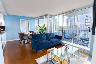 Image de Tranquil: Sauna, Pool, Hot Tub & Free Parking