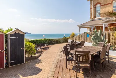 Image de 8 Hartland, sleeps 6 with sea view