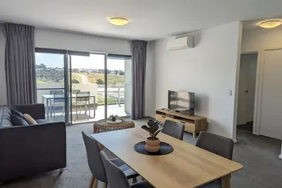 Image de Serenity at Stromlo modern apartment @Wright
