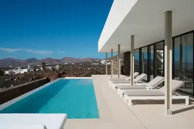 Image de Areté. Casa Tierra, con Increíble Terraza y Vistas Panorámicas al mar