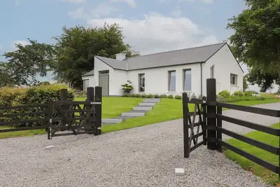 Image de Shannon Vale, pet friendly, with open fire in Woodford, County Galway