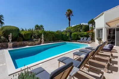 Image de Four Plus One Bedroom villa in Dunas Douradas - J218 - Dunas Douradas, Algarve