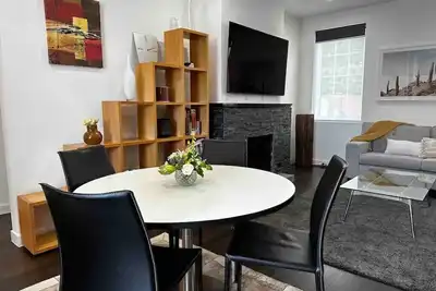 Image de Luxury and grandeur with private courtyard