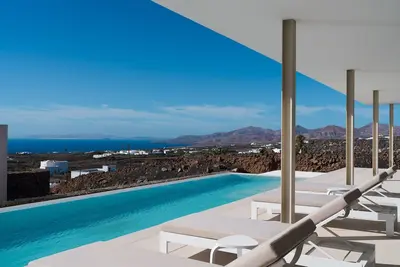 Image de Areté. Casa Aire con Increíble Terraza y Vistas Panorámicas al mar