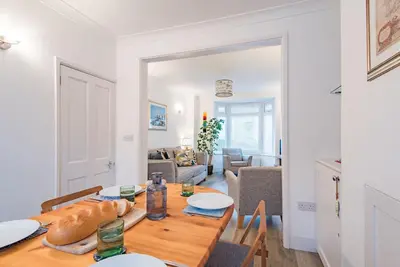 Image de Samphire Cottage by Bloom Stays - sleeps 4 in 2 bedrooms