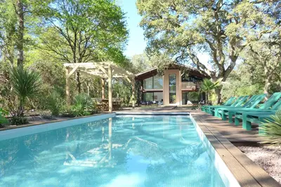 Image de Nouveau! Villa Haut de gamme avec piscine chauffée en pleine nature