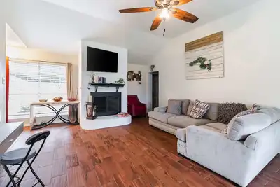 Image de Cozy 3br Home Escape | Modern & Serene