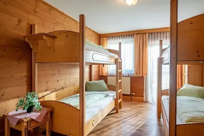 Image de Vierbettzimmer FrĂĽhstĂĽck - Berggasthof Rofan