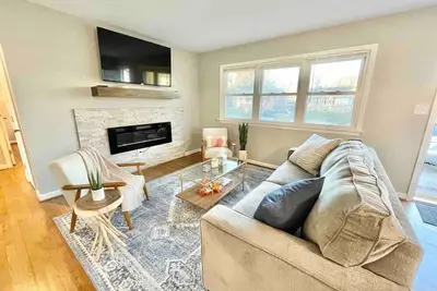 3br, Backyard, King Bed | For Professionals