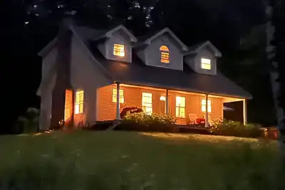 Image de Private Vermont Lake/Ski House with Hot Tub