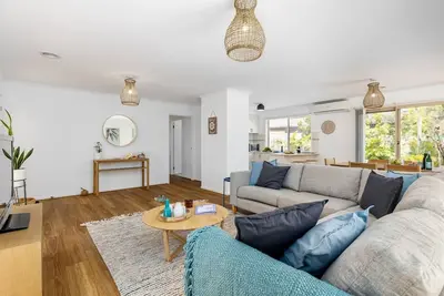 Image de Ocean Bay Retreat Relish in Gorgeous Beachy Style