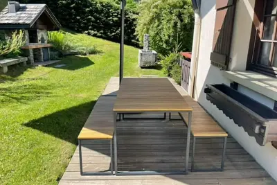 Image de Haut de chalet avec jardin