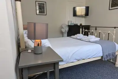 Image de Double-Salle de bain partagée-Vue sur Jardin-Room 3
