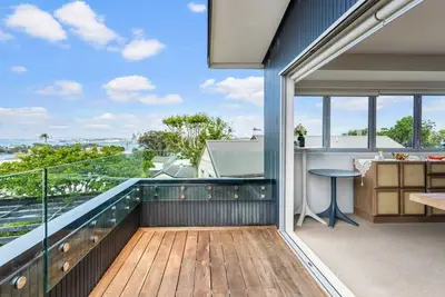 Image de Coastal Getaway with Seaview and Deck