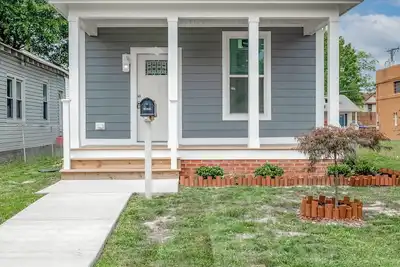 Image de The Chesapeake Gray\n\nHistorical Waterside District\n20 mins to Oceanfront    \n\n