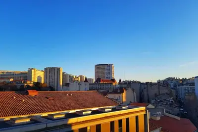 Image de Appartement cosy près des Terrasses du Port