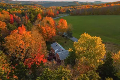 Image de Foliage Galore! 14mi to Mt. Snow, Arcade, King Bed
