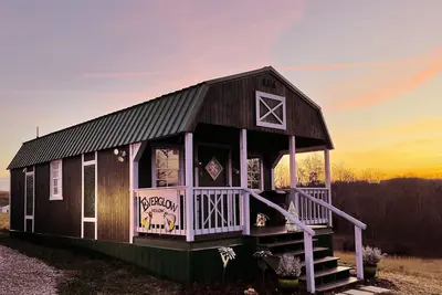Image de Everglow Hollow- Adorable Tiny House near Lake Cumberland, Ky. Pet Friendly!