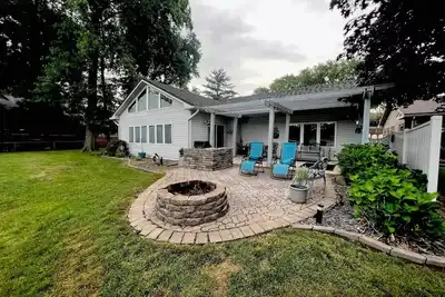 The Main Lake House - Lake Front - Lake Freeman - Patio, Fire Pit, Dock, Grill