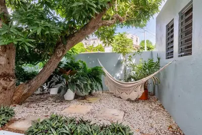 EcoCasa: Sustainable breezy luxury 2Br w/garden