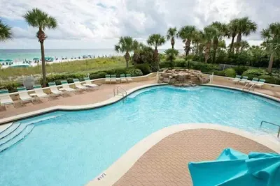 Image de 1150 Gorgeous Beach Front Views ~ Heated Pool ~ 3 bdrms /3 Baths\n~ Book May 6th