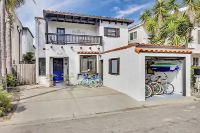 Historic \"Spanish Jewel\" at Hollywood Beach