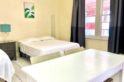 Hip Strip Beach Apartment walkable to clubs, beaches and restaurants