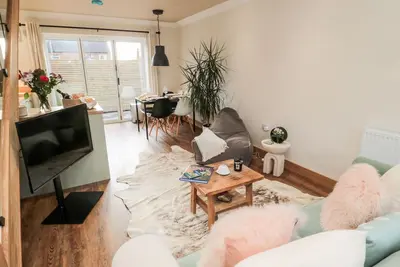 Nene'S Nest, romantic, with a garden in Alnwick