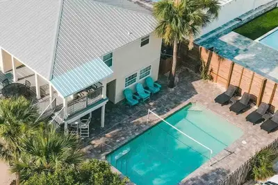 Image de Destin beach House Pool 2-Min Walk to Beach\nFull Court basketball and Pickleball
