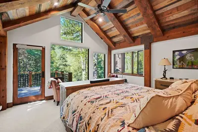 Image de Luxury 4br 3-Floor Sundance Home. Views. Hot Tub. pets Jeep Gladiator at airport