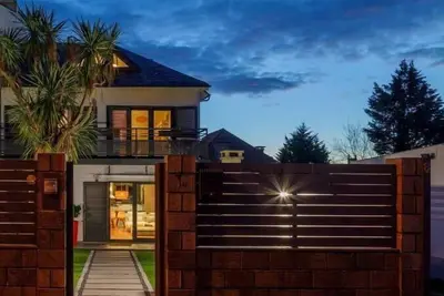 Image de Dream house in Castro Park\n\n