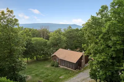 Image de Hot tub, fire pit, Bbq, dogs friendly, National Park, Luray caverns, Massanutten