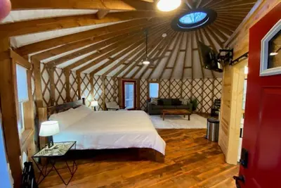 Image de Gray Yurt in Hocking