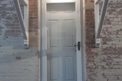 Adorable 1 bedroom duplex apartment, own entrance