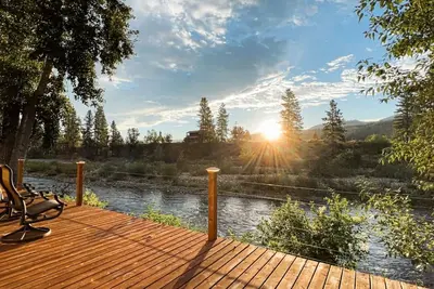 Image de Methow Valley River House W/84' River Deck\nSleeps10 Inside, and Pet friendly.