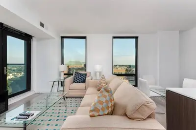 Image de Experience Reston | Work Desk + Fast WiFi | nr Washington Dc