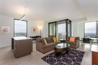 Image de Heart of Reston Town Center | Fully Furnished | nr Iad