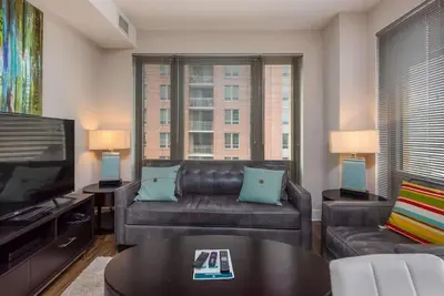 Image de Pentagon City 2br | Resort style amenities | Desk+Wifi