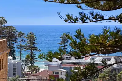 Image de Manly Beach surf and ocean view modern home-close walk surf beach, ferry, shops.