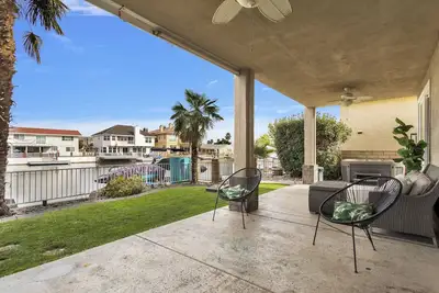 Image de Lakefront Serenity Retreat\n\n