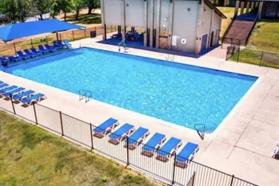 Image de Lakefront House w/ Dock + 2 Cozy Deck Views!