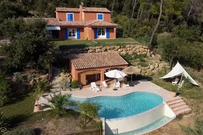 Image de Charmante maison de vacances avec piscine privée