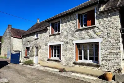 Image de Ancien corps de ferme à 2 min de l'autoroute A6. Chez pépère.