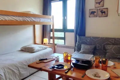 Studio au pied des pistes avec Tv, ascenseur et casier à ski