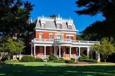Image de City Convenience: Free Parking, Pets Allowed, Near Northern Illinois University!
