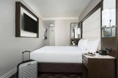 Image de Iconic Historic Hotel | Small King Room Perfect for Couple Stay