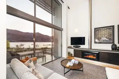 Image de Lakefront Apartment close to town