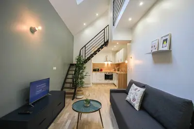 Lille Centre - Superbe duplex style loft équipé!